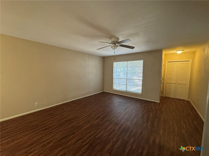 Property Photo: 815 Burges Street TX 78155