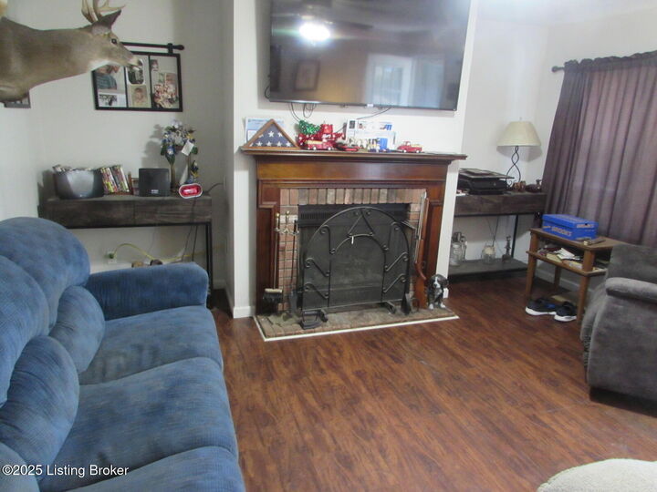 Property Photo: 174 W Joyce Ln KY 40109