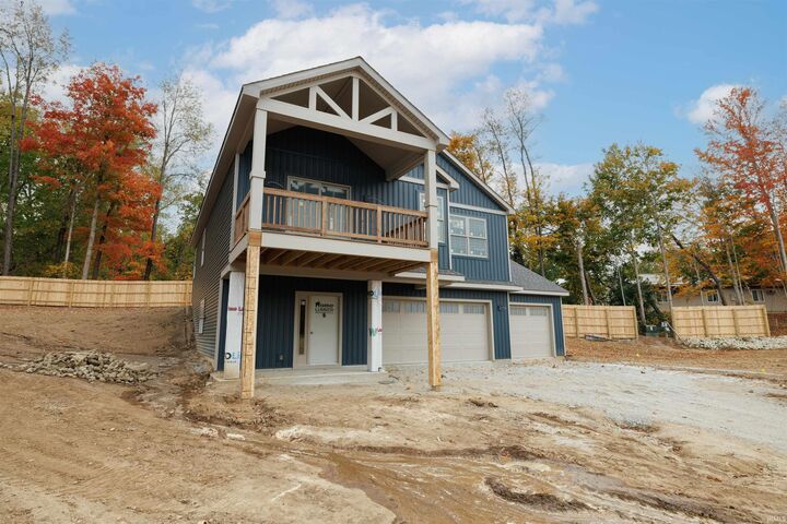 Property Photo: 1004 E Hawthorn Lane IN 46725