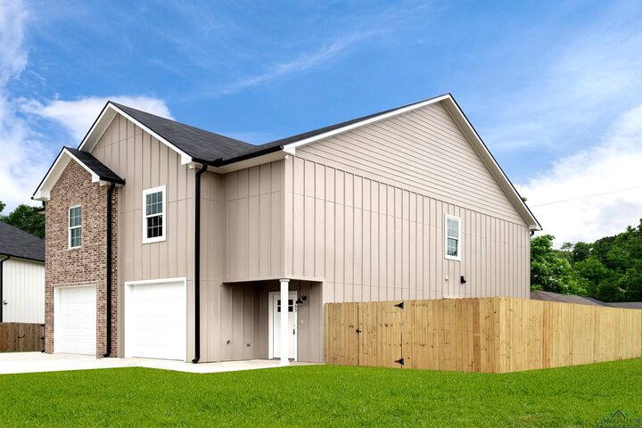 Property Photo: 163/165 Village North Circle TX 75647