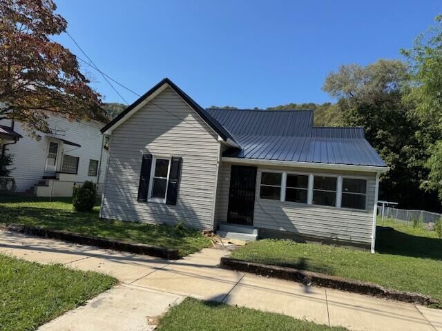 Property Photo: 307 N Cumberland Avenue KY 40831