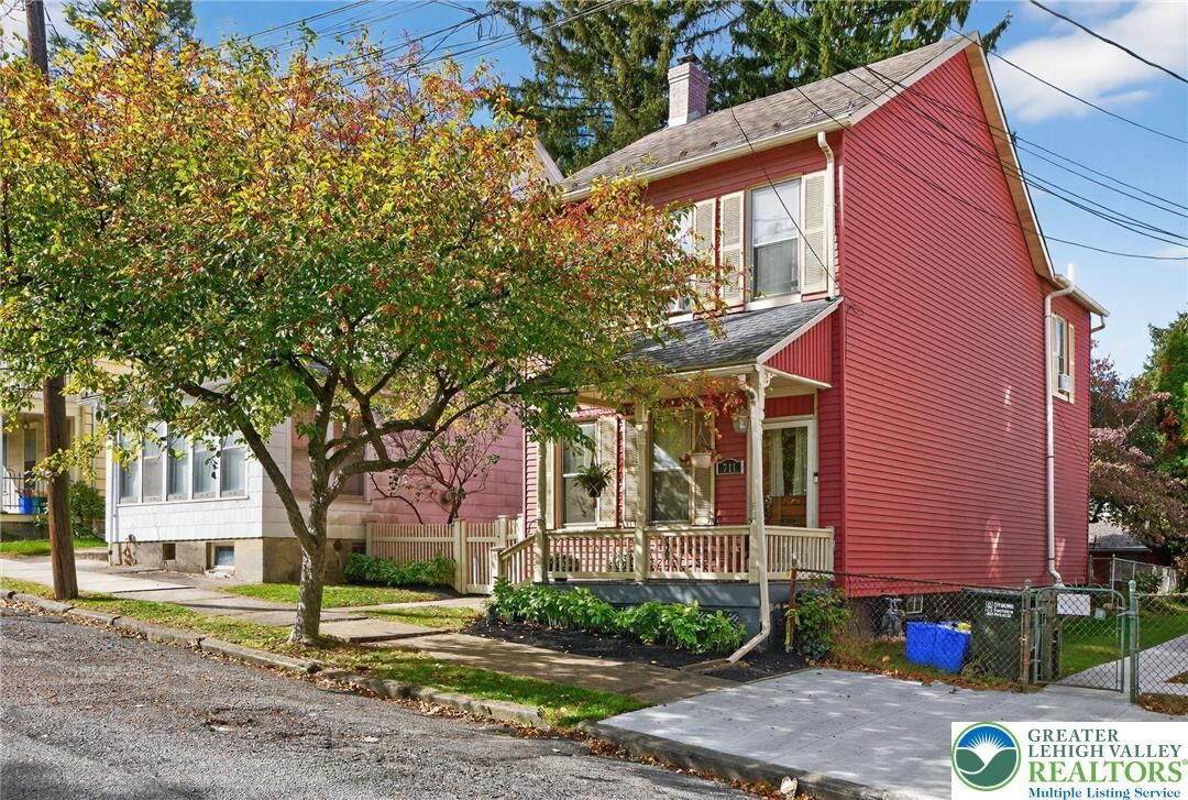 Property Photo: 711 4th Avenue PA 18018