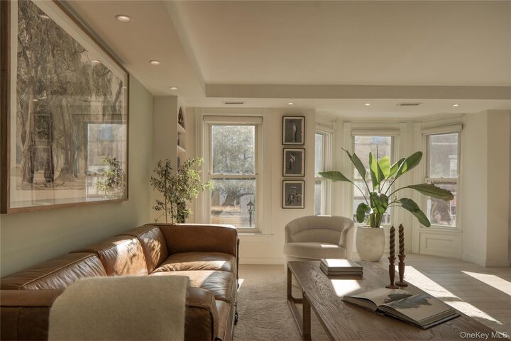 Property Photo:  522 Warren Street  NY 12534 