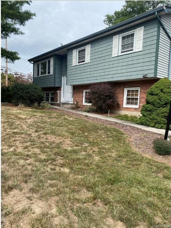 Property Photo:  10 Glen Court  NY 10920