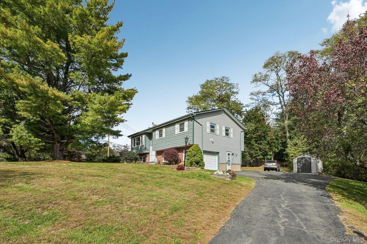 Property Photo:  10 Glen Court  NY 10920
