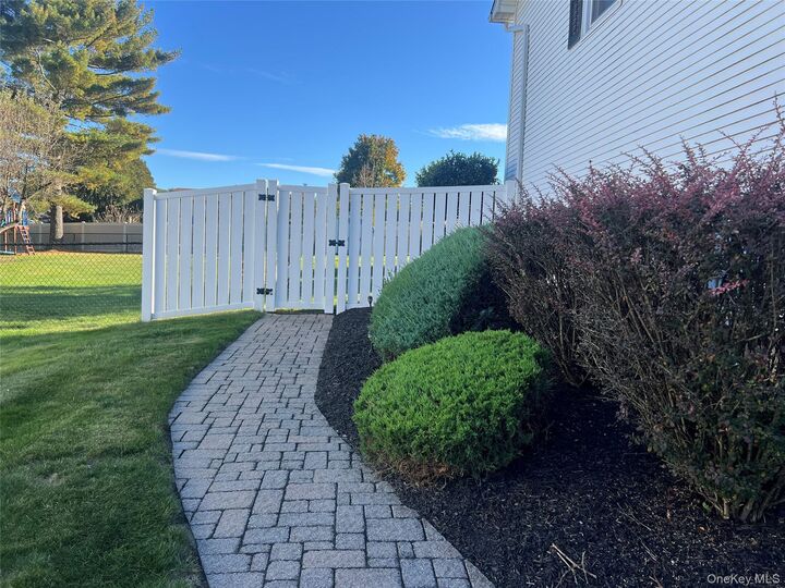 Property Photo:  11 Gleason Drive  NY 10980 