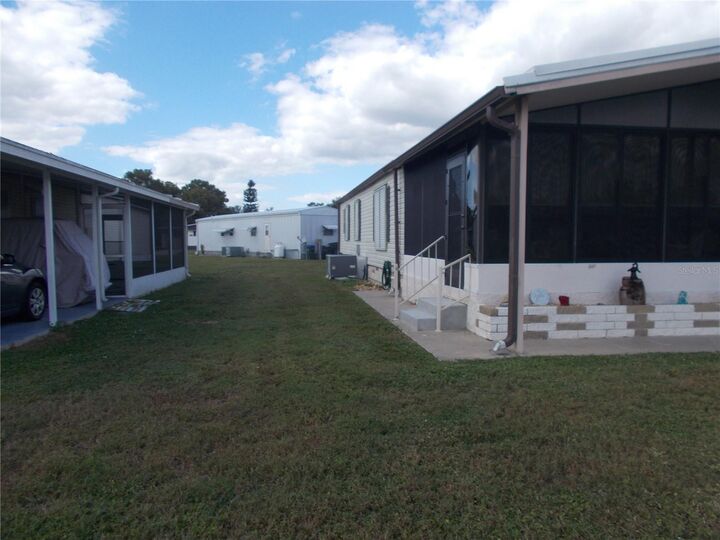 Property Photo: 6413 Hikina Drive FL 34287