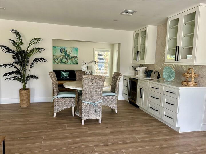 Property Photo: 1625 Idle Lane FL 34231
