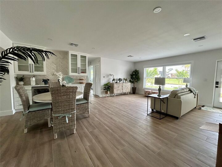 Property Photo: 1625 Idle Lane FL 34231