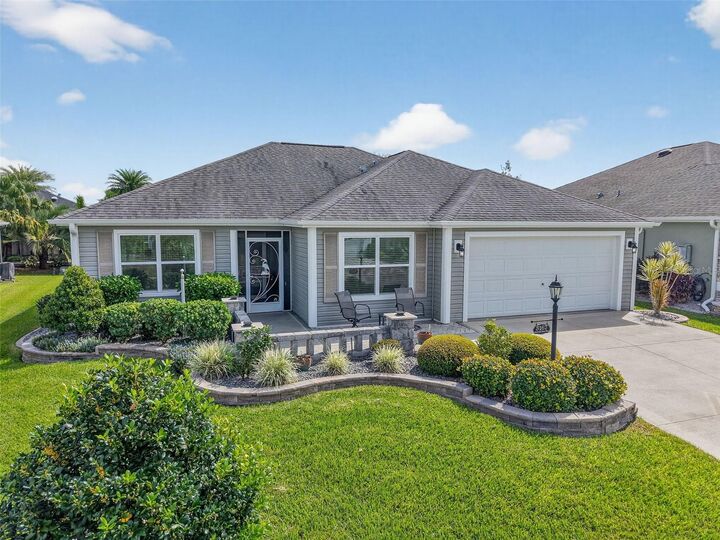 Property Photo: 3167 Spanish Moss Way FL 32163