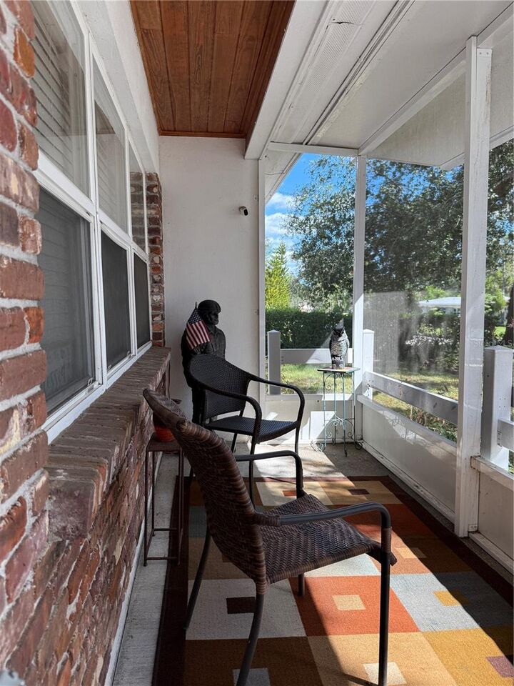Property Photo:  304 Forest Park Avenue  FL 33617