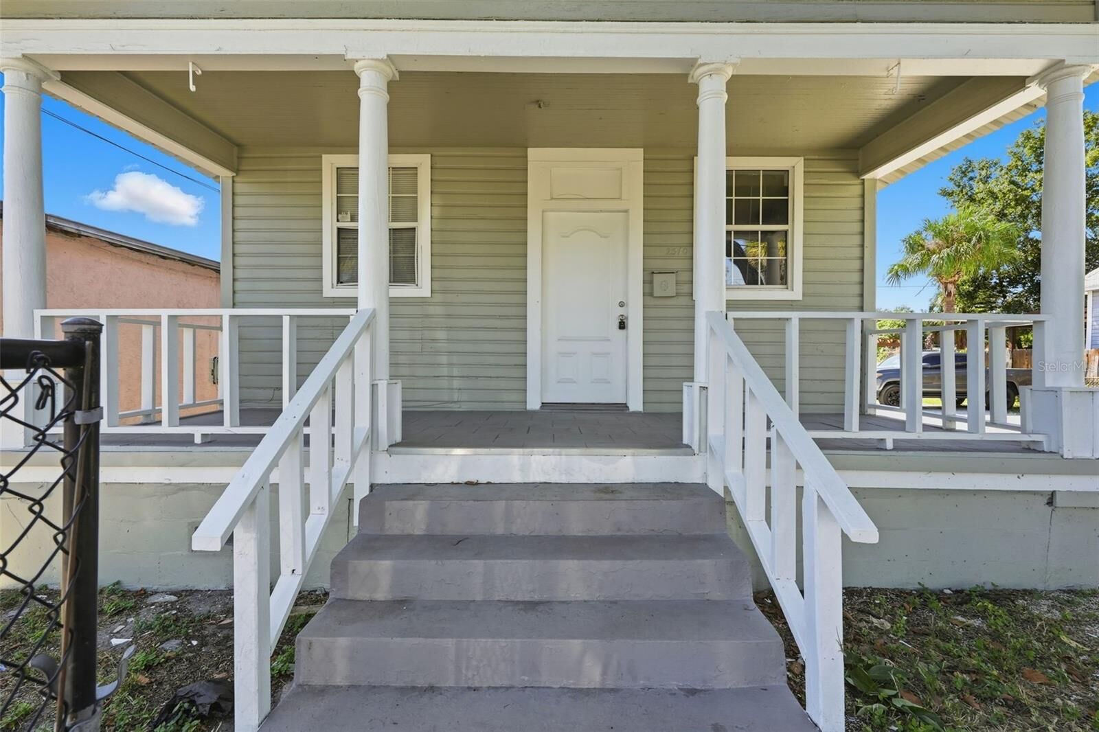 Property Photo: 2310 W Arch Street FL 33607