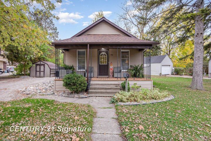 Property Photo: 1746 Brockway Street MI 48602