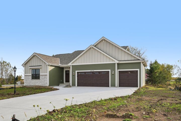 W149n11982 Red Holly Dr  Germantown WI 53022 photo