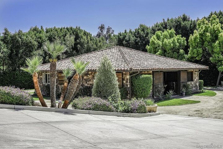 Property Photo: 5305 La Crescenta CA 92067
