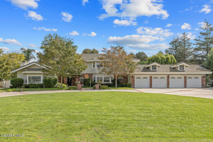 Property Photo:  2216 Applewood Lane  CA 93012 