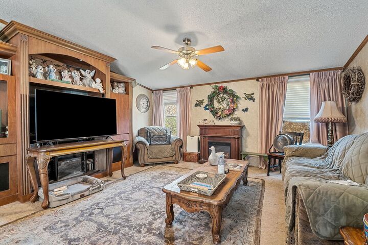 Property Photo: 318 Autumn Rd TN 37357