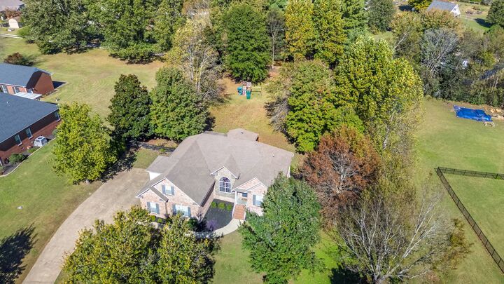 Property Photo: 713 Pleasant View Dr TN 38401