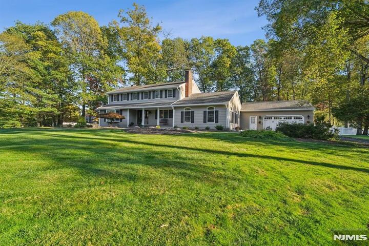 Property Photo: 5 Glengorra Court NJ 07430