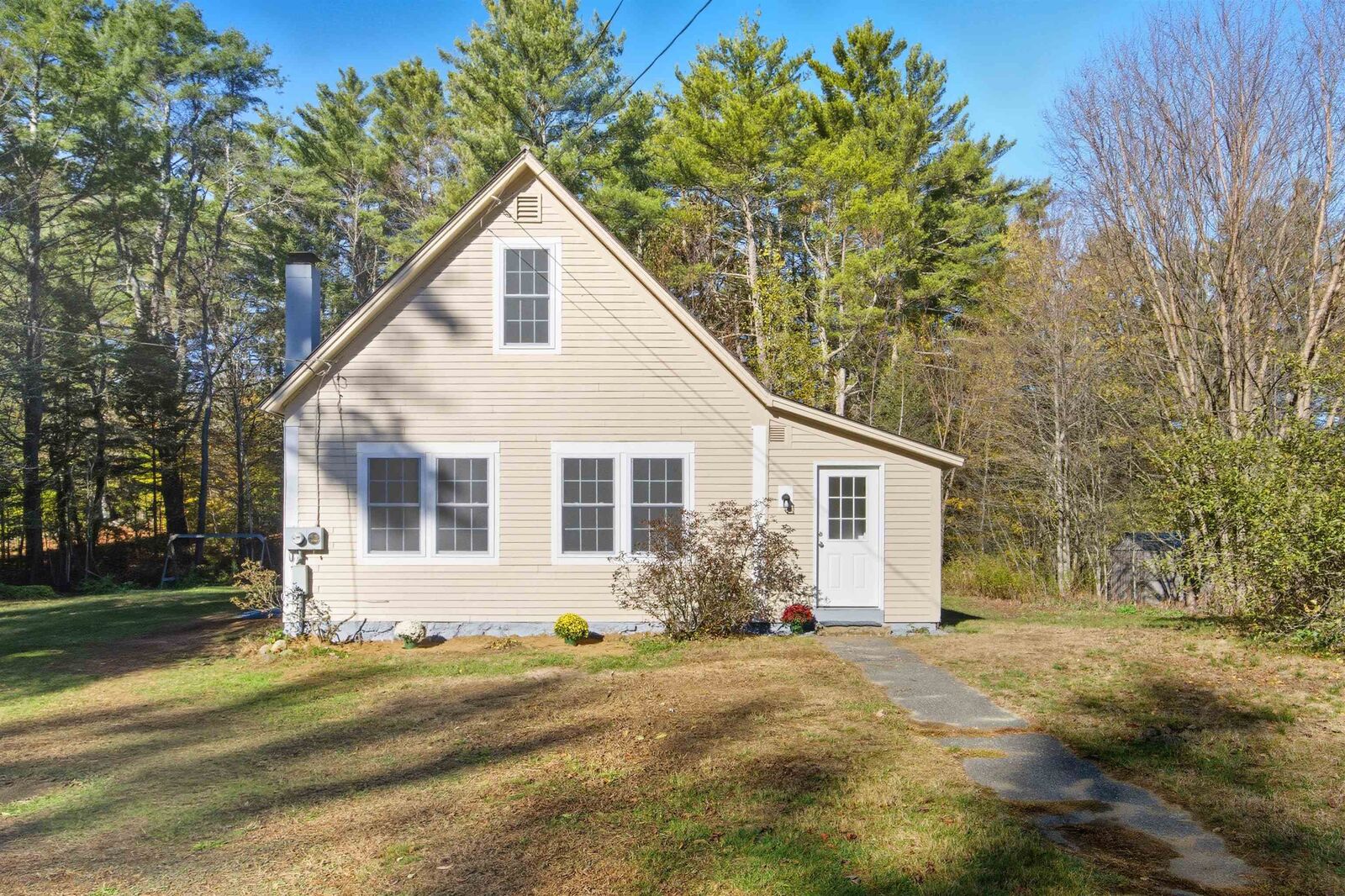 Property Photo:  613 New Hampshire Route 118  NH 03741