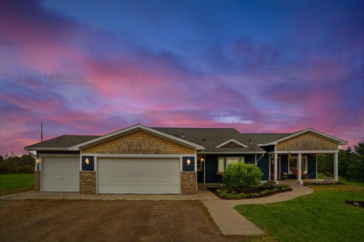 Property Photo:  124 Oak Lane  MN 56330 