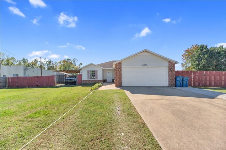 2205 S Harvey Wakefield Avenue  Pea Ridge AR 72751 photo
