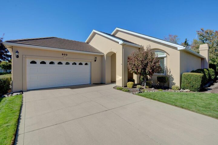 Property Photo: 602 Summerwood Drive OR 97504