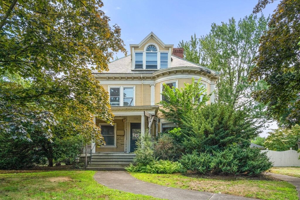 Property Photo: 235 Mount Auburn St MA 02472