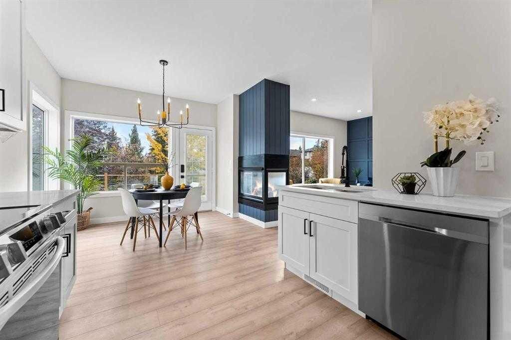 Property Photo:  43 Bridlewood Green SW  AB T2Y 3L1