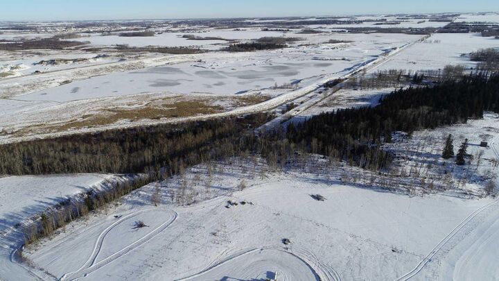 Property Photo: 424 Township Road AB T4J 1R3