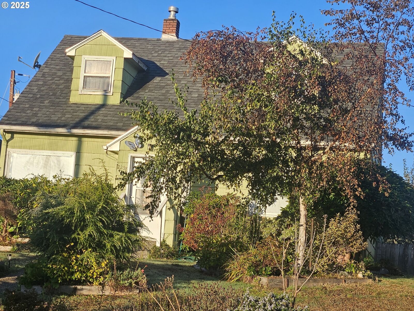 Property Photo: 2238 Marion St OR 97459