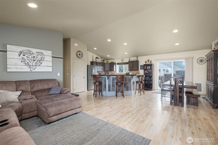 Property Photo:  52  Linda Ridge Loop  WA 98823 