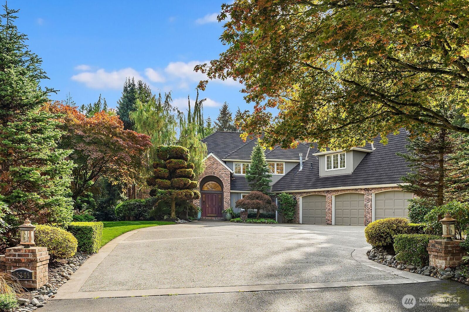 Property Photo: 13205 NE 61st Street WA 98033