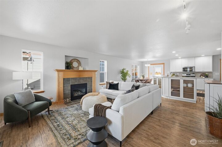 Property Photo: 2212 Oak Street WA 98264