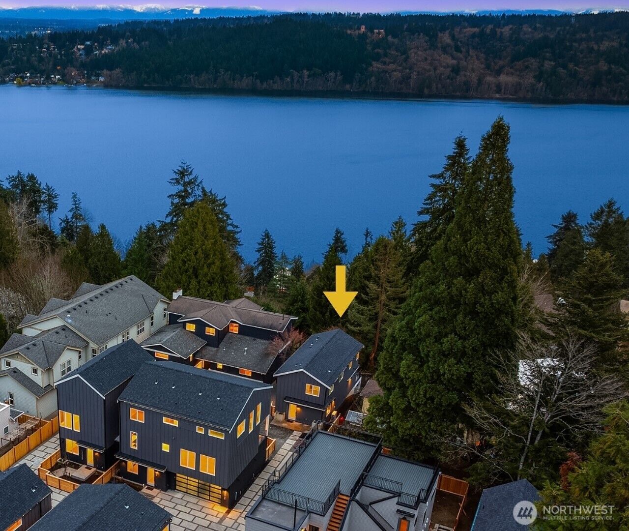 Property Photo: 13548 39th Avenue NE C WA 98125