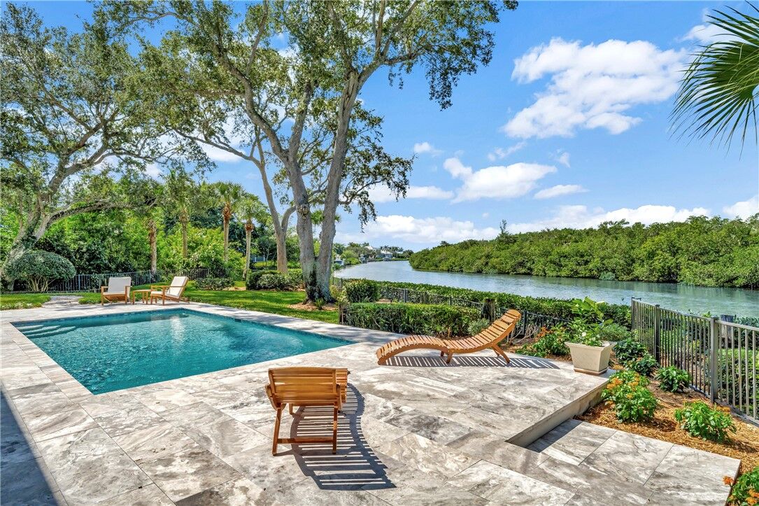 Property Photo:  140 Waterway Lane  FL 32963