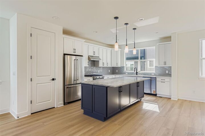 Property Photo: 10990 E Hinsdale Circle CO 80112