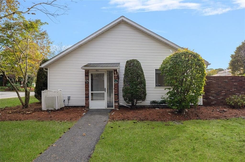 Property Photo: 931 Williamsburg Circle RI 02886