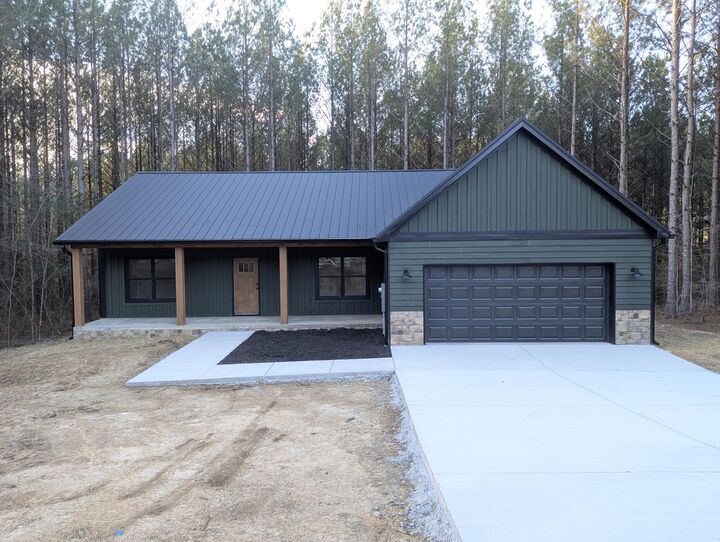 Property Photo:  131 White Water Run Lane  TN 37361 