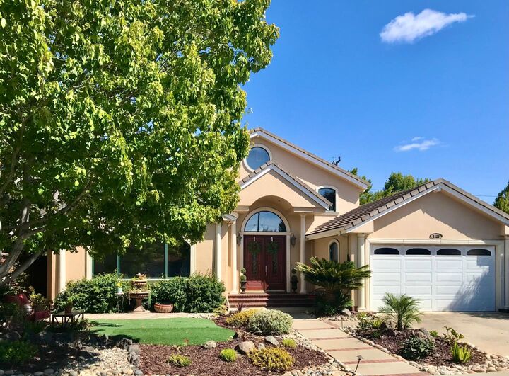 Property Photo:  1423 Nilda Avenue  CA 94040 