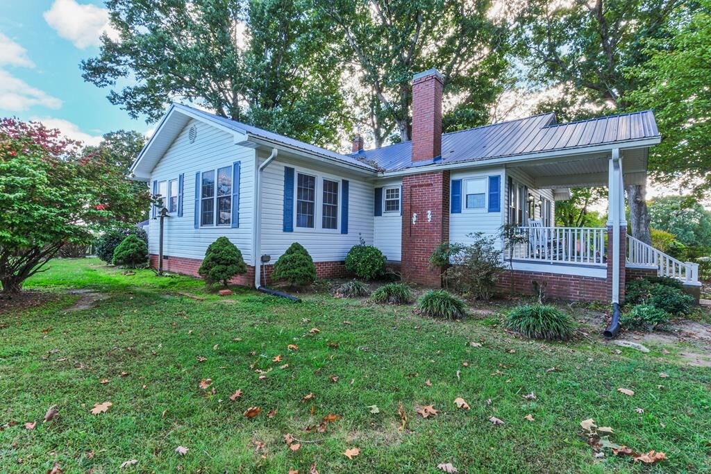 Property Photo:  200 Bradner Road  VA 23923 