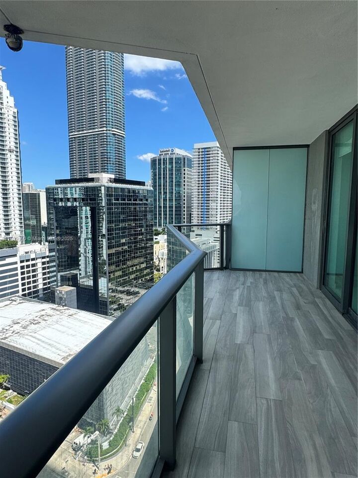 Property Photo:  1300 S Miami Ave 1811  FL 33130 