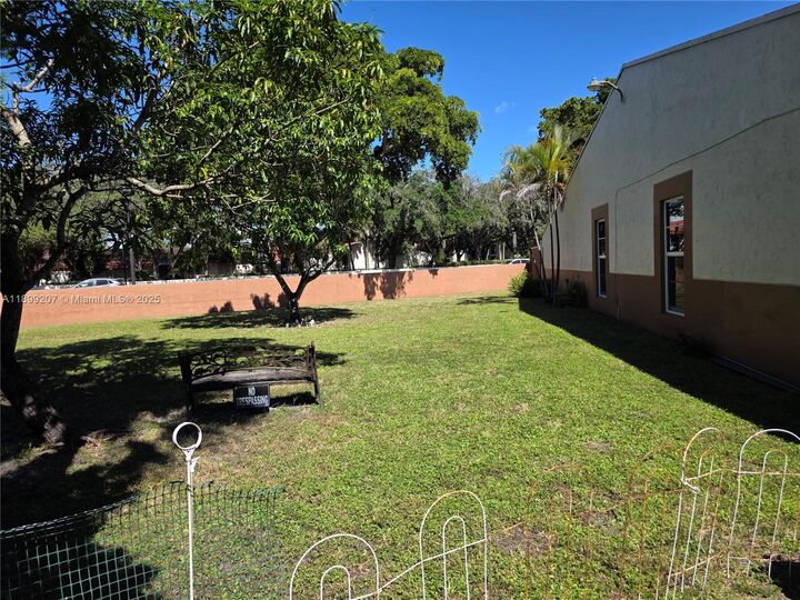Property Photo:  6923 Holly Rd  FL 33014