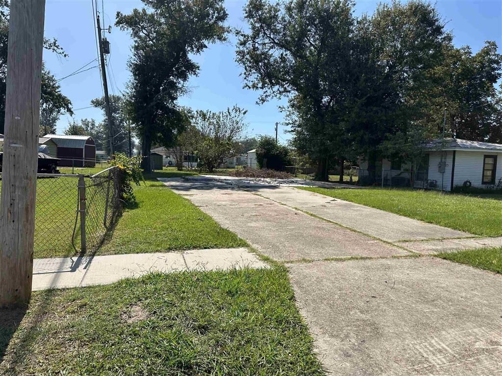 Property Photo:  1326 California Street  LA 70607 