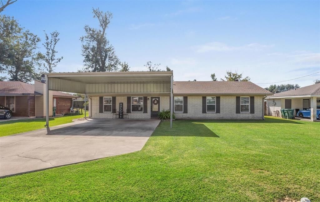 Property Photo: 2505 Jayson Street LA 70663