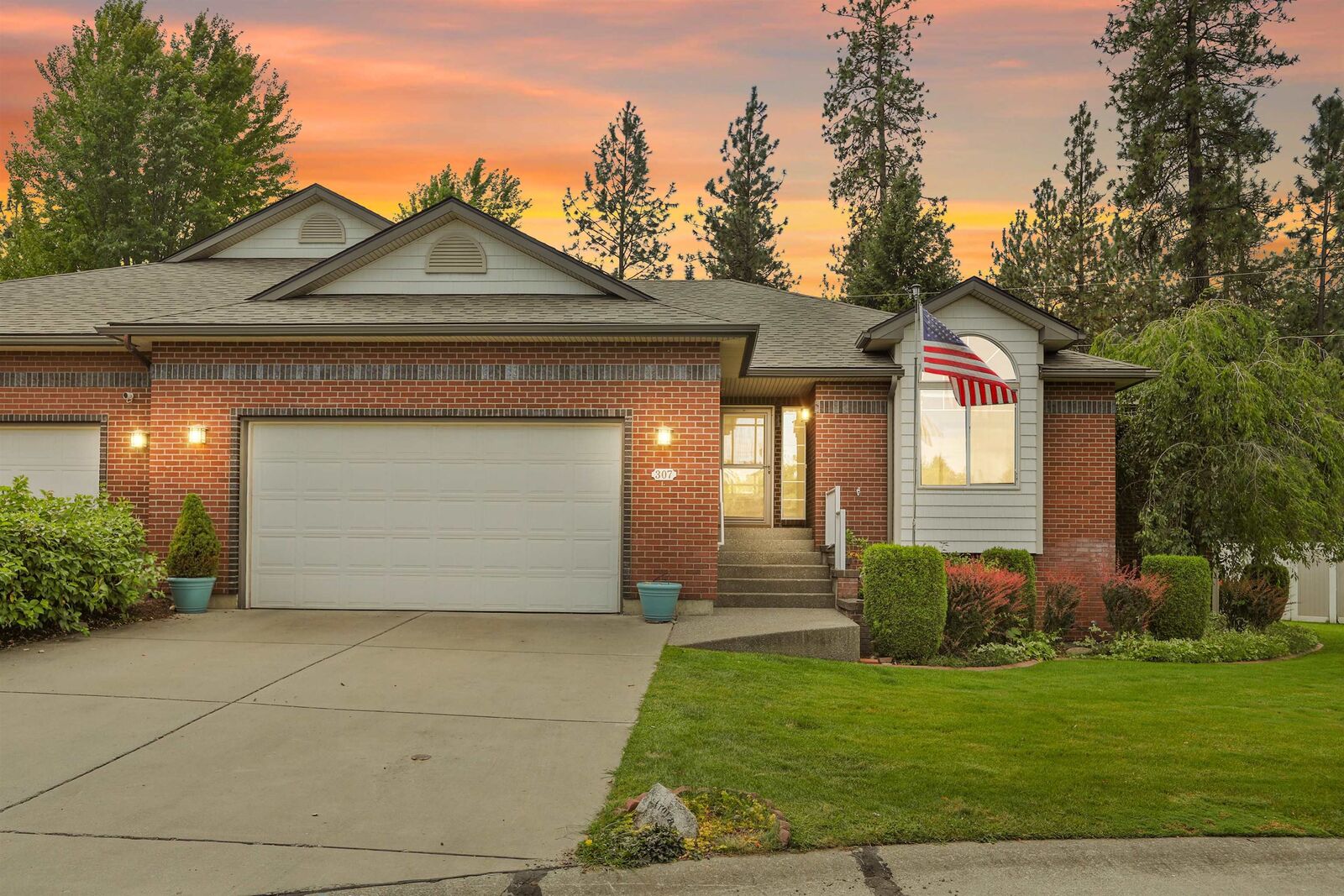 Property Photo: 307 W Arrow Ln WA 99208