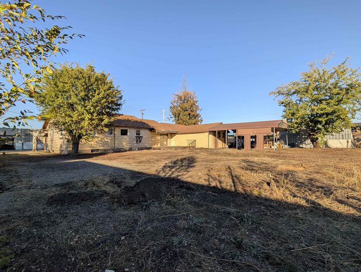 Property Photo: 9006 E Sinto Ave WA 99212