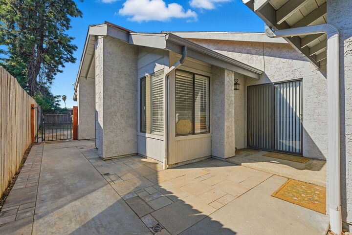 Property Photo:  1633 N Tipton Street  CA 93292