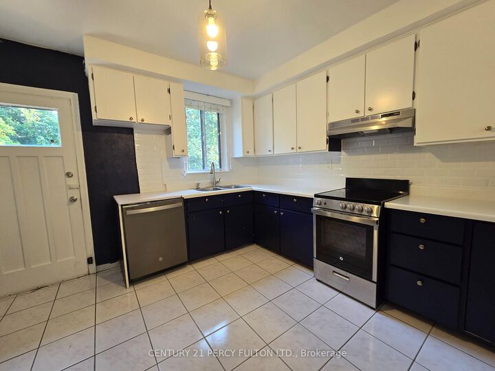 Photo de la propriété:  109 Norton Avenue  ON M2N 4A4