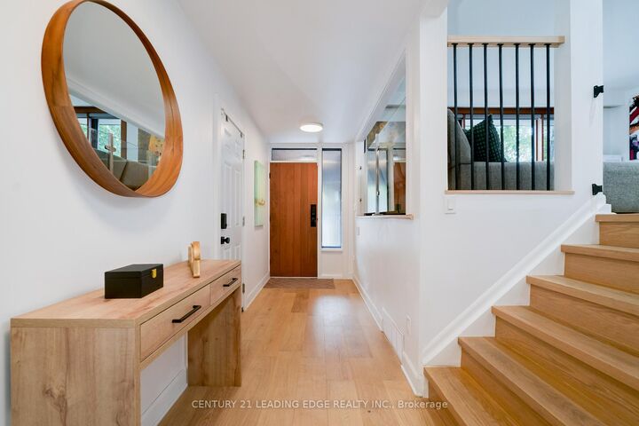 Property Photo: 4 Aveline Crescent ON M1H 2P5